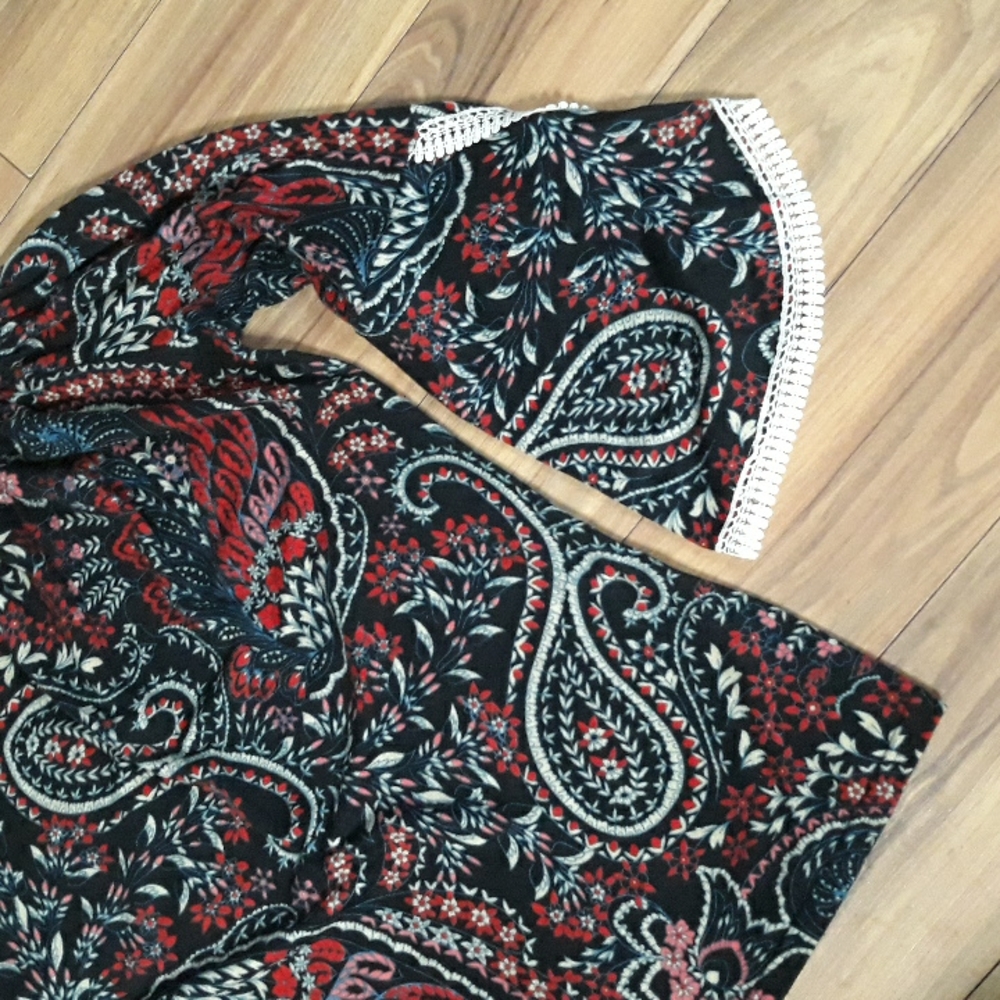 Win Win Tunic - Picture 10 of 10